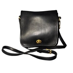 Vintage black 90s Leather Coach Crossbody Companion bag style 9076